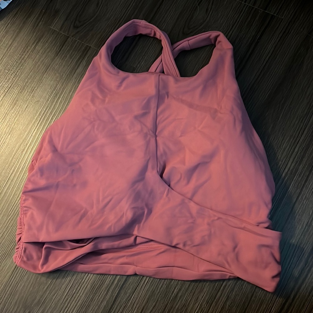 Lululemon cross workout tank with built in bra. Never worn. Size 8.